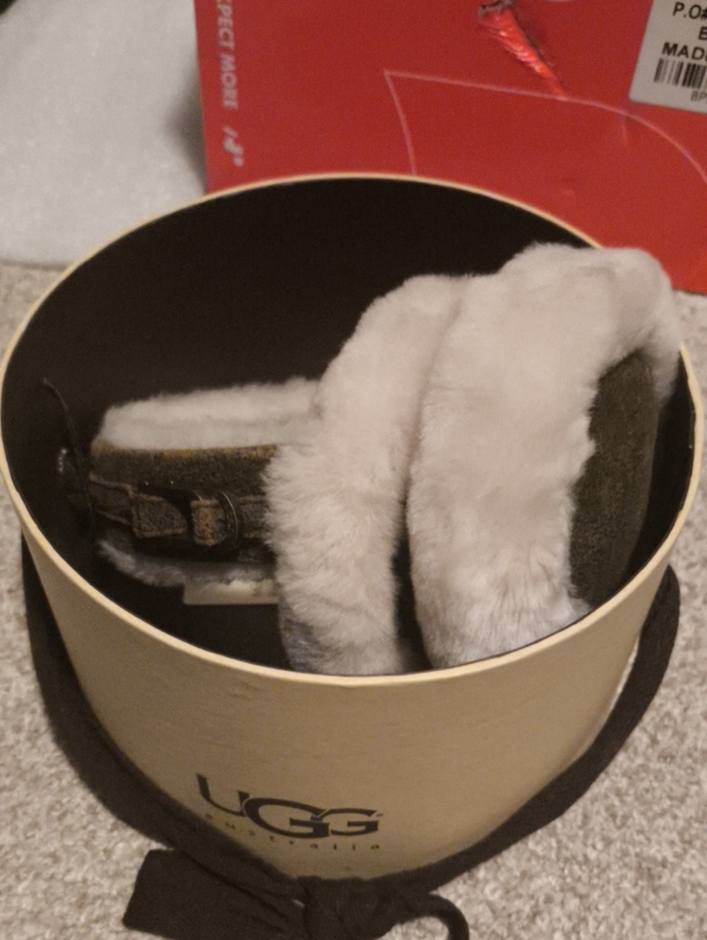 UGG Men’s Shearling Lined Slippers - Olive Green with Cream Shearling